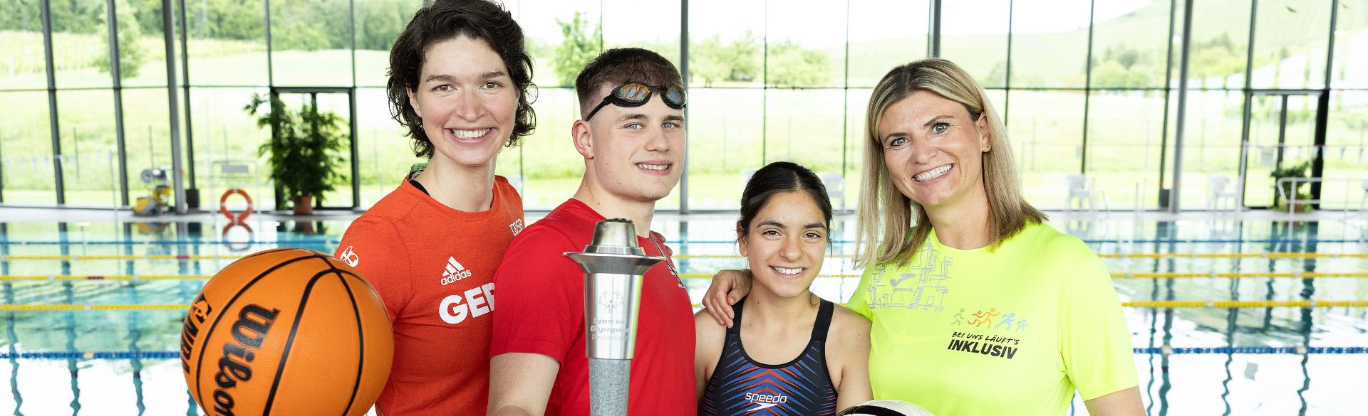Man sieht die "Gesichter der Spiele": Carina Bär-Mennigen, David Sanzenbacher, Rozaliya Khudeeda und Zsuzsanna Dede. Foto: SOBW/ seeboth-photo.de