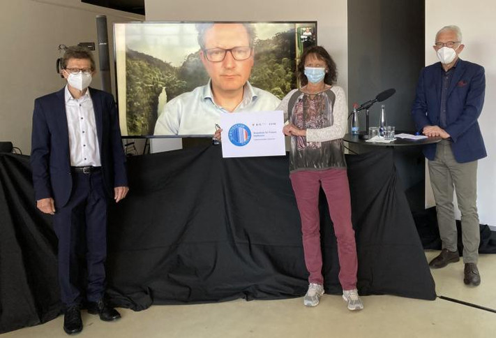 Gründung der Heilbronner Regionalgruppe „Scientists for Future", v. l. Prof. Dr. Roland Pfennig, Dr. Eckart von Hirschhausen, Prof. Dr. Ruth Fleuchaus und Oberbürgermeister Harry Mergel