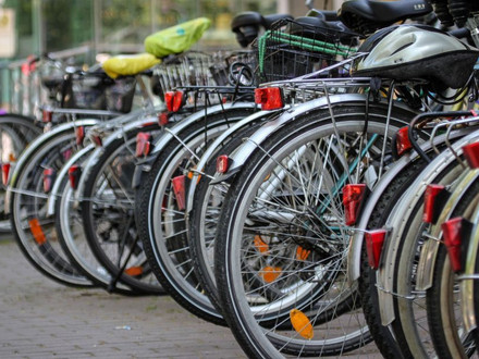 Auf dem Foto werden ganz viele Fahrräder gezeigt. Foto: Pexels