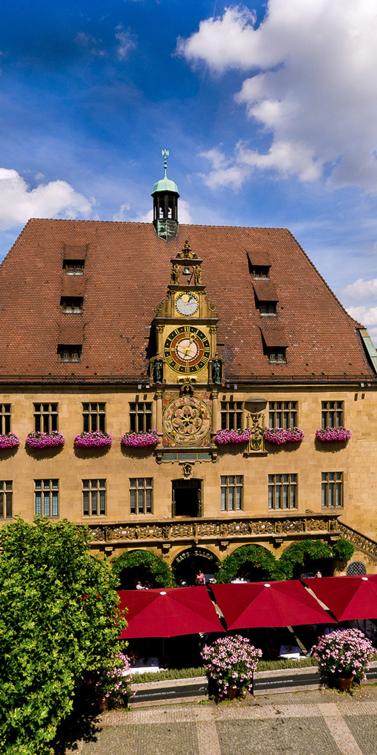 Heilbronner Rathaus mit Marktplatz