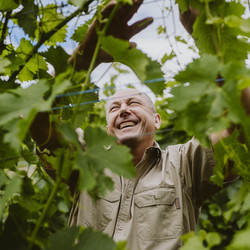 Tour mit Wengerter vom Weingut Schäfer-Heinrich Tour mit Wengerter vom Weingut Schäfer-Heinrich