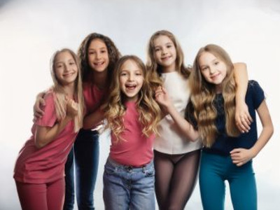 Man sieht eine Gruppe Mädchen