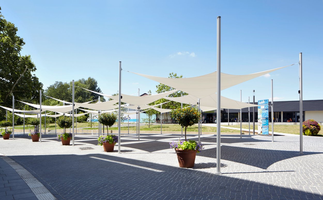 Sonnensegel am Platz am Bollwerksturm