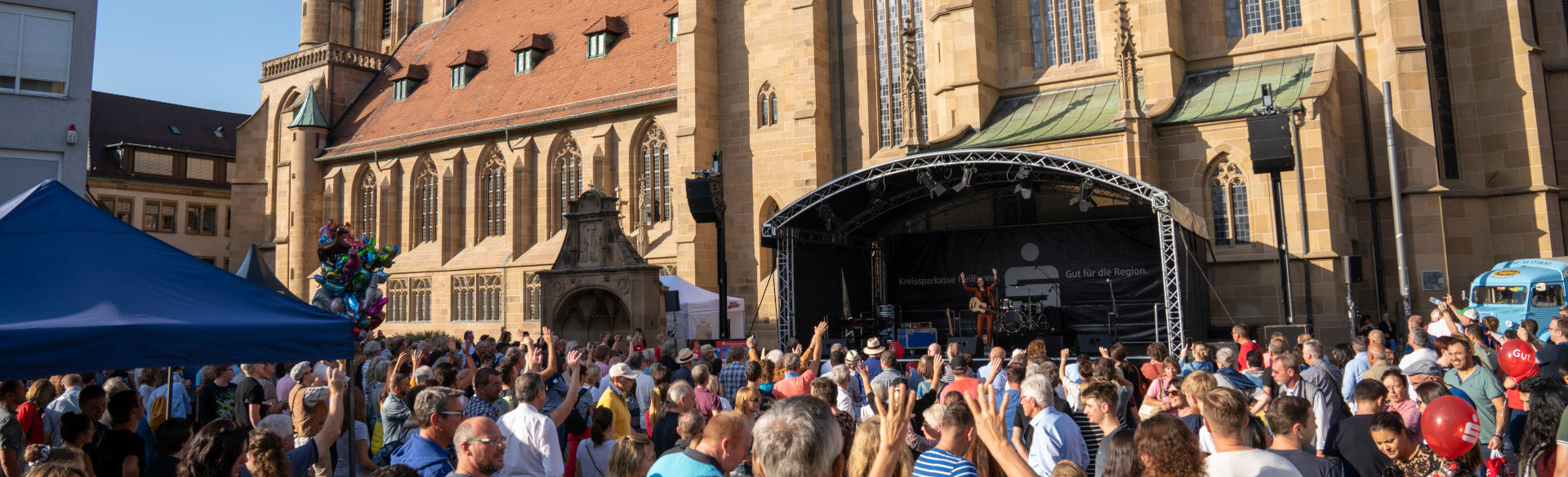 Jazz und Einkauf vor der Kilianskirche